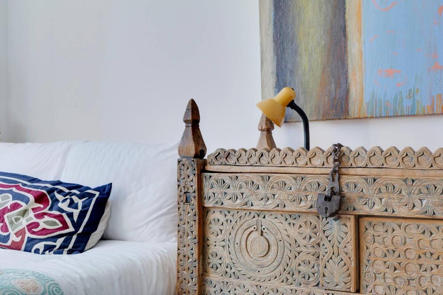Apartemen Pass The Keys Charming Ground Floor Flat With Free Parking *
