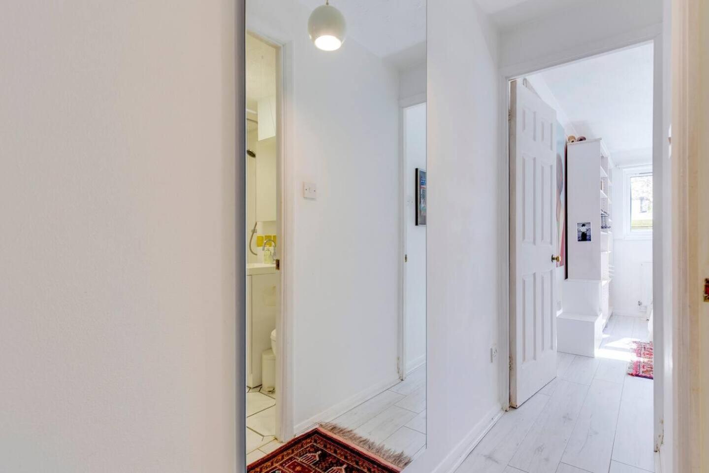 Apartemen Pass The Keys Charming Ground Floor Flat With Free Parking